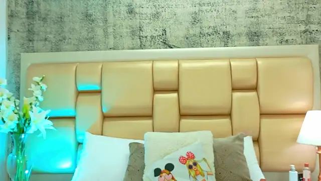 Snapshot of SelennaCooper chatting on November 28, 2025, 11:35 am SelennaCooper online show from November 28, 2025, 11:35 am