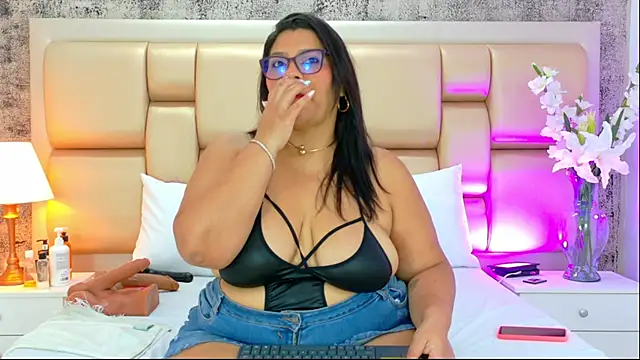 Snapshot of SelennaCooper chatting on January 8, 2026, 11:45 am SelennaCooper online show from January 8, 2026, 11:45 am