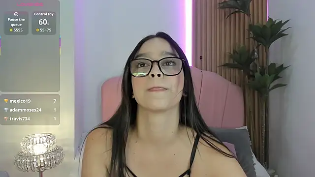 zoe quinn7 online show from December 14, 2025, 8:13 pm