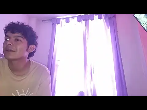 Snapshot of Youngcople18 chatting on November 16, 2025, 6:13 pm Youngcople18 online show from November 16, 2025, 6:13 pm