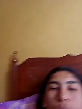 Snapshot of skinnyrox chatting on February 2, 2026, 7:34 pm skinnyrox online show from February 2, 2026, 7:34 pm