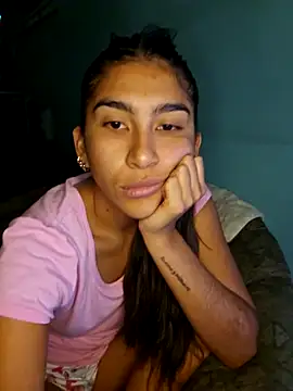 Snapshot of skinnyrox chatting on February 3, 2026, 2:53 am skinnyrox online show from February 3, 2026, 2:53 am