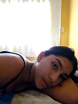 Snapshot of skinnyrox chatting on March 1, 2026, 8:33 pm skinnyrox online show from March 1, 2026, 8:33 pm