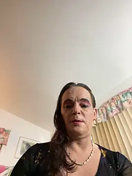 Snapshot of tsashelayamylynzy chatting on November 26, 2025, 2:23 am tsashelayamylynzy online show from November 26, 2025, 2:23 am