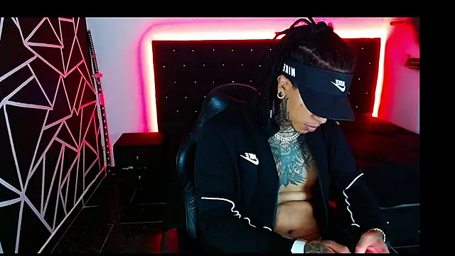 Snapshot of Zero-X9 chatting on November 23, 2025, 9:47 pm Zero-X9 online show from November 23, 2025, 9:47 pm