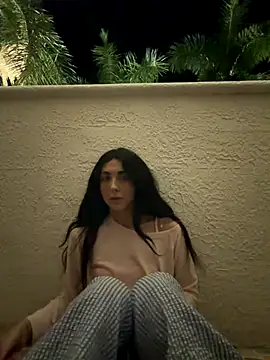 sometimesmiachristina online show from December 15, 2025, 5:23 am