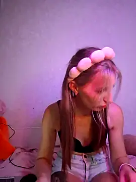 carolinakis  online show from November 20, 2025, 10:53 pm