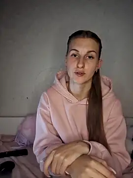 Snapshot of carolinakis_ chatting on February 6, 2026, 9:07 pm carolinakis online show from February 6, 2026, 9:07 pm