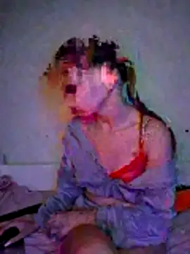 Snapshot of carolinakis_ chatting on February 10, 2026, 8:35 pm carolinakis online show from February 10, 2026, 8:35 pm