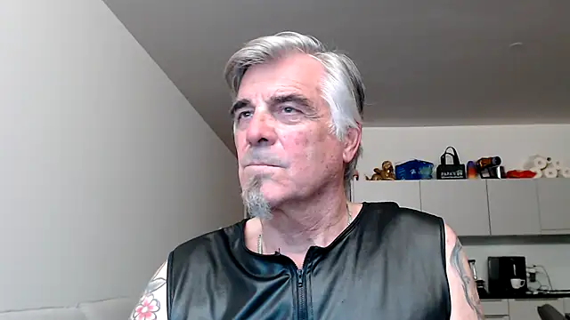 Buidapest online show from May 10, 2026, 3:01 am