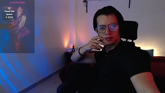 Brandon starkk online show from May 7, 2026, 3:23 am
