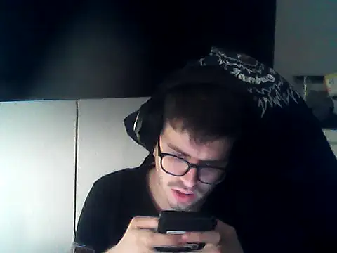 Snapshot of DesertedMonoxide chatting on March 9, 2026, 4:00 pm DesertedMonoxide online show from March 9, 2026, 4:00 pm