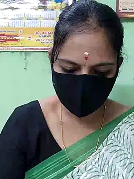 Snapshot of Queen-Neha chatting on December 2, 2025, 11:04 am Queen-Neha online show from December 2, 2025, 11:04 am