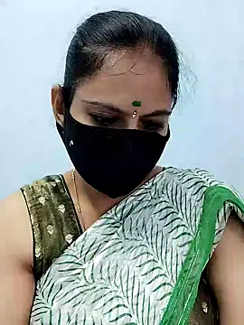 Snapshot of Queen-Neha chatting on December 4, 2025, 10:35 am Queen-Neha online show from December 4, 2025, 10:35 am