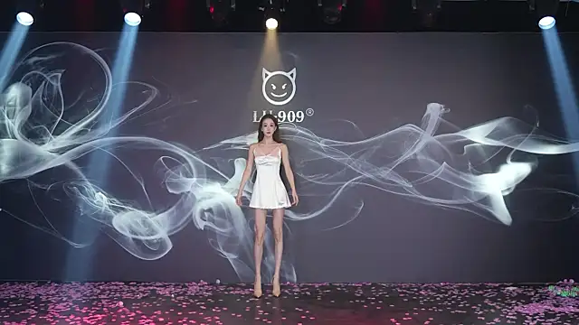 LU-909 online show from November 24, 2025, 8:14 am