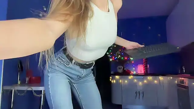 Snapshot of Jolienne chatting on January 5, 2026, 7:06 pm Jolienne online show from January 5, 2026, 7:06 pm