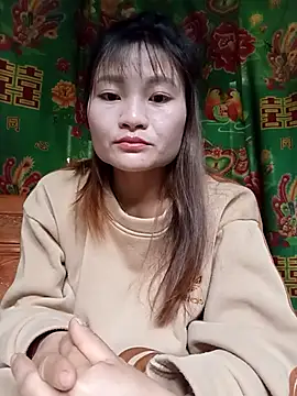 Snapshot of Lee-Thee chatting on December 2, 2025, 1:22 am Lee-Thee online show from December 2, 2025, 1:22 am