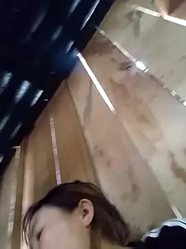 Snapshot of Lee-Thee chatting on December 14, 2025, 2:50 am Lee-Thee online show from December 14, 2025, 2:50 am