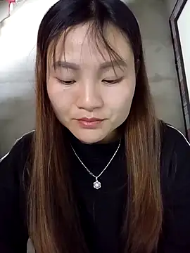 Snapshot of Lee-Thee chatting on December 22, 2025, 1:57 am Lee-Thee online show from December 22, 2025, 1:57 am