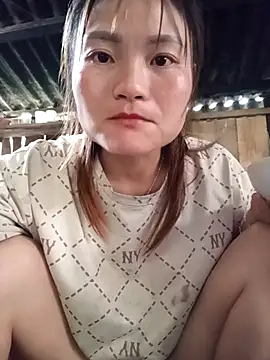 Snapshot of Lee-Thee chatting on December 23, 2025, 6:00 am Lee-Thee online show from December 23, 2025, 6:00 am