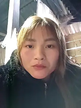 Snapshot of Lee-Thee chatting on January 6, 2026, 4:00 pm Lee-Thee online show from January 6, 2026, 4:00 pm