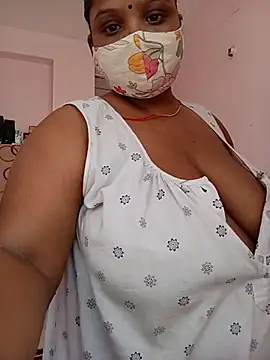 CUTE-LOVE-SWEETS online show from May 31, 2026, 4:09 am