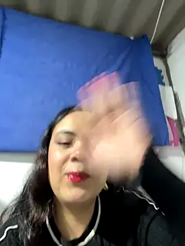 Snapshot of VioleeSaenz chatting on November 25, 2025, 5:29 am VioleeSaenz online show from November 25, 2025, 5:29 am