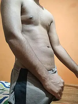 Snapshot of BhonduBaby chatting on February 14, 2026, 7:32 pm BhonduBaby online show from February 14, 2026, 7:32 pm