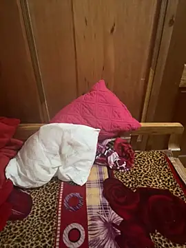 Hot-Today online show from December 4, 2025, 1:42 pm