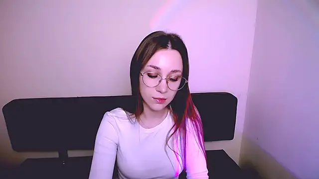 Snapshot of MillaTems_ chatting on November 25, 2025, 8:36 am MillaTems online show from November 25, 2025, 8:36 am