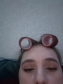 Snapshot of Amyhemii chatting on December 4, 2025, 1:59 am Amyhemii online show from December 4, 2025, 1:59 am