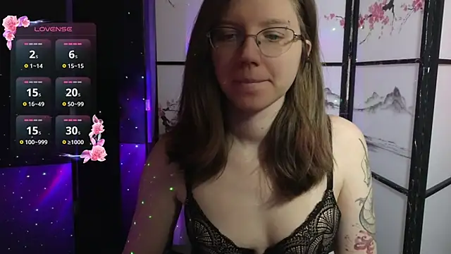 scarlettsrose online show from April 9, 2026, 11:59 am