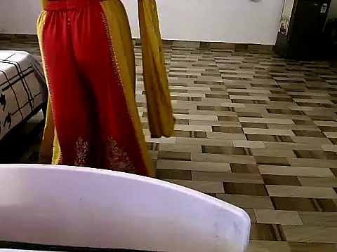 raveena hot online show from May 9, 2026, 8:25 pm