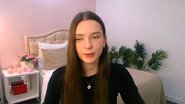 charming berry online show from November 18, 2025, 10:09 am