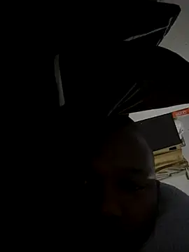 Snapshot of mrcougarfucker chatting on November 18, 2025, 9:19 pm mrcougarfucker online show from November 18, 2025, 9:19 pm