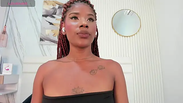 Snapshot of Afro_Luna chatting on December 15, 2025, 11:25 am Afro Luna online show from December 15, 2025, 11:25 am