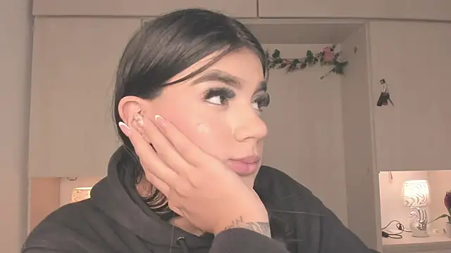 Snapshot of ShirleyJones_ chatting on December 18, 2025, 8:26 pm ShirleyJones online show from December 18, 2025, 8:26 pm