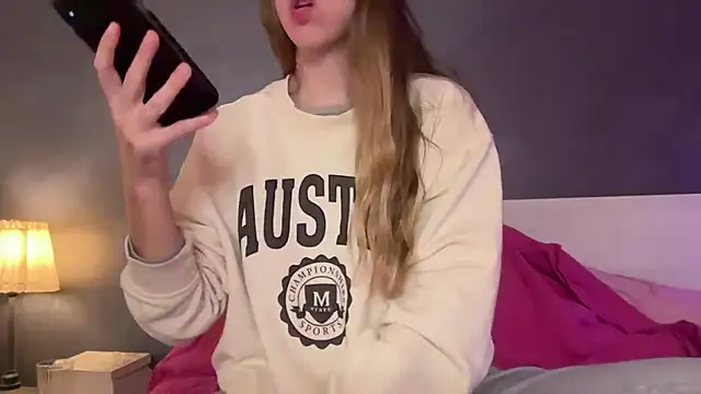 Snapshot of Martimartinaxx chatting on February 11, 2026, 8:36 pm Martimartinaxx online show from February 11, 2026, 8:36 pm