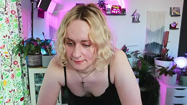 xzoeyryanx online show from March 27, 2026, 5:45 pm