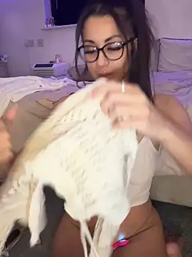 Snapshot of Badcrystal chatting on November 19, 2025, 9:37 pm Badcrystal online show from November 19, 2025, 9:37 pm