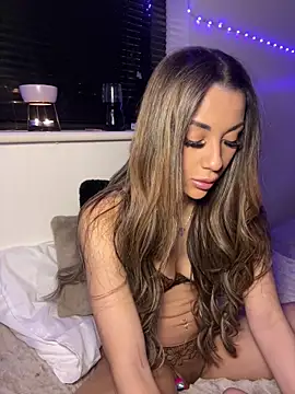 Snapshot of Badcrystal chatting on November 26, 2025, 9:27 pm Badcrystal online show from November 26, 2025, 9:27 pm