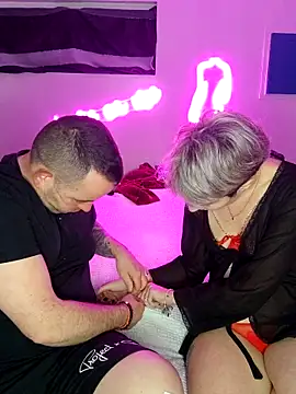 Snapshot of SMLove51 chatting on December 16, 2025, 7:52 pm SMLove51 online show from December 16, 2025, 7:52 pm