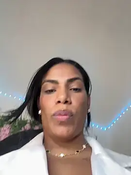 Snapshot of ArielleMillerr- chatting on March 6, 2026, 7:54 pm ArielleMillerr- online show from March 6, 2026, 7:54 pm