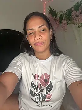 Snapshot of ArielleMillerr- chatting on March 28, 2026, 5:23 pm ArielleMillerr- online show from March 28, 2026, 5:23 pm