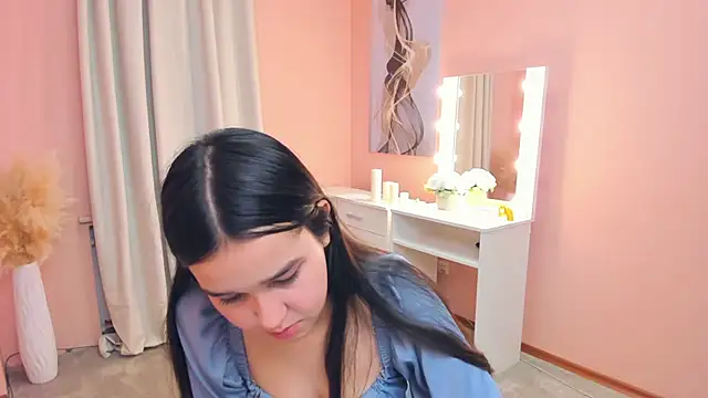 MeliaMelchiori online show from November 21, 2025, 9:30 am