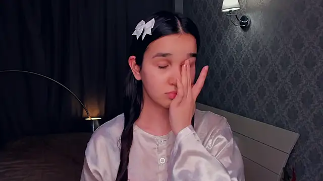 MeliaMelchiori online show from December 21, 2025, 9:11 pm