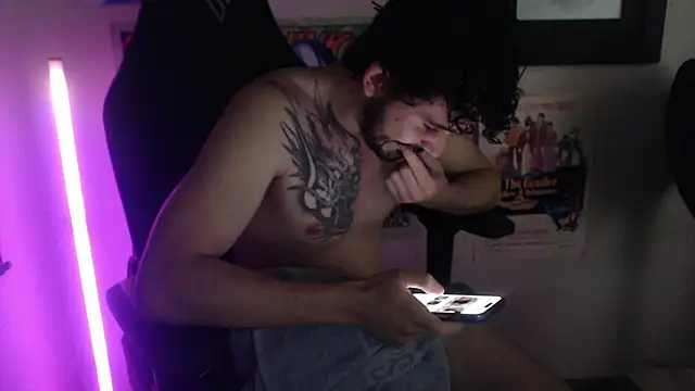 Snapshot of LuciferSantoryu chatting on February 22, 2026, 5:00 pm LuciferSantoryu online show from February 22, 2026, 5:00 pm