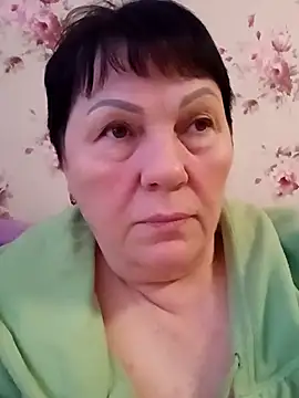 Snapshot of OliviaaSkyy chatting on February 2, 2026, 6:01 am OliviaaSkyy online show from February 2, 2026, 6:01 am