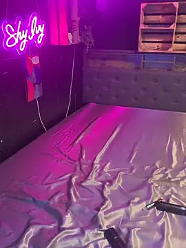 Shy-Ivy online show from December 17, 2025, 10:38 pm