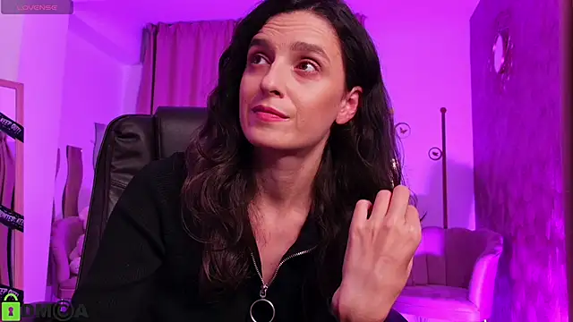 Snapshot of AnnaHarperX chatting on October 31, 2025, 5:58 pm AnnaHarperX online show from October 31, 2025, 5:58 pm